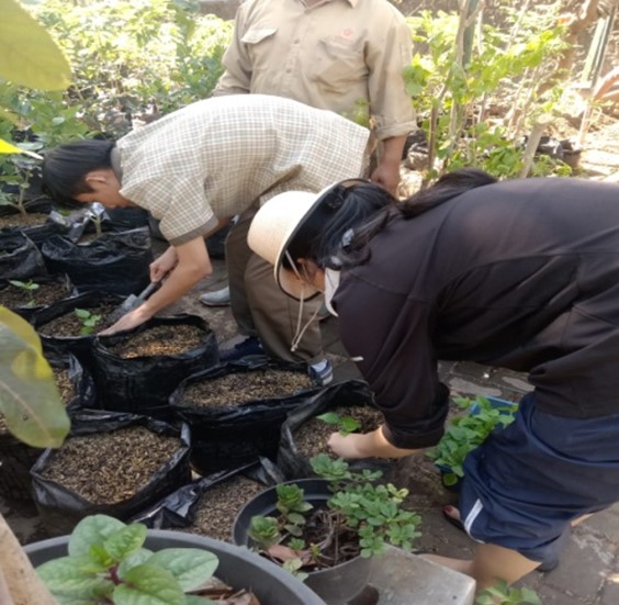 Pusdakota Ubaya menjadi tempat magang siwa SMA Little Sun Surabaya