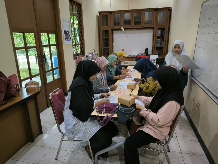 Workshop dan Penyuluhan Kesehatan : Cerdas Menggunakan Obat (3)