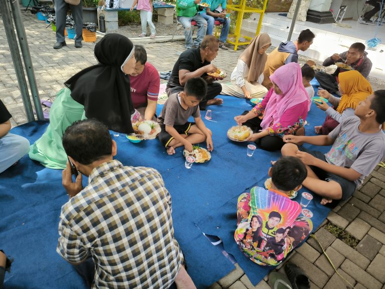 Berbagi Makan Kolab Lion Internasional _7