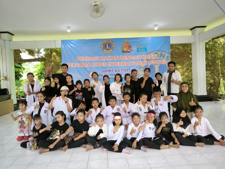 Berbagi Makan Kolab Lion Internasional _3