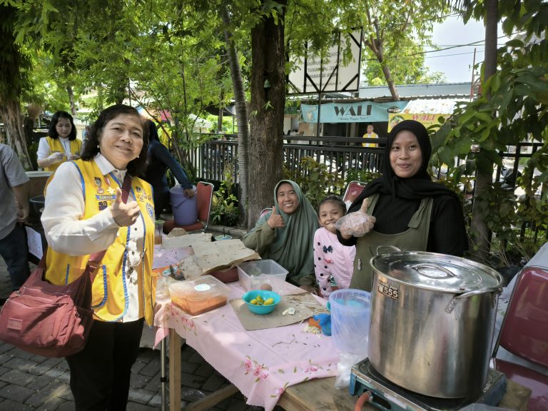 Berbagi Makan Kolab Lion Internasional _5