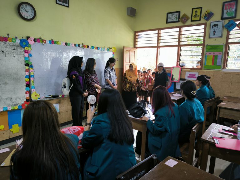 belajar menanam sayur pusdakota bersama SDN Kendangsari IV Surabaya