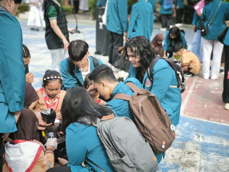 belajar menanam sayur pusdakota bersama SDN Kendangsari IV Surabaya