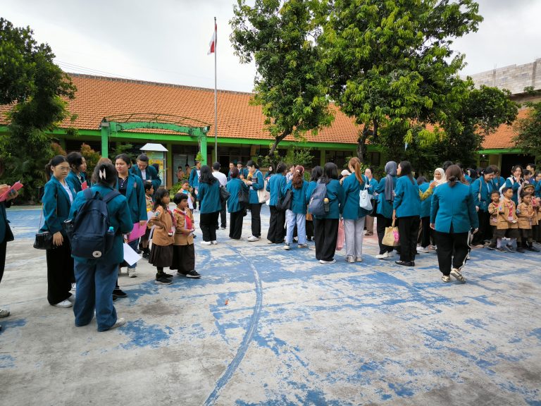 belajar menanam sayur pusdakota bersama SDN Kendangsari IV Surabaya