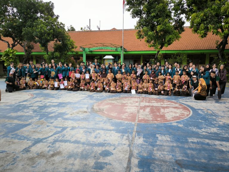 belajar menanam sayur pusdakota bersama SDN Kendangsari IV Surabaya