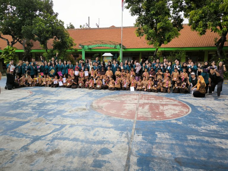 belajar menanam sayur pusdakota bersama SDN Kendangsari IV Surabaya