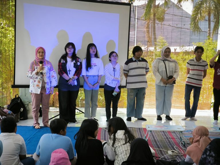 English For Fun Pusdakota Ubaya