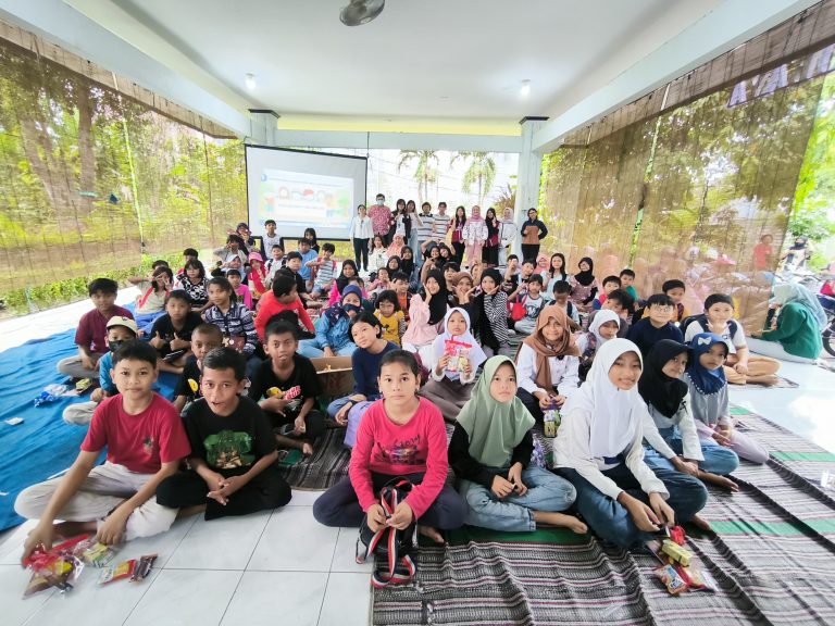 English For Fun Pusdakota Ubaya