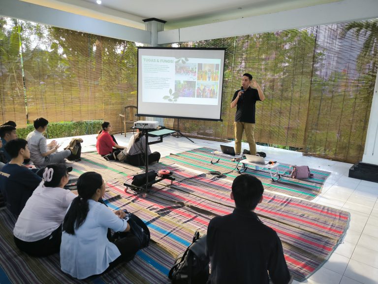Edukasi Lingkungan Mahasiswa Fakultas Teknik Ubaya
