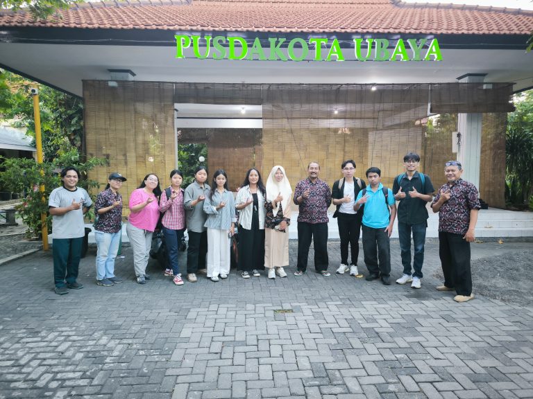 Edukasi Lingkungan Mahasiswa Fakultas Bisnis dan Ekonomika Ubaya