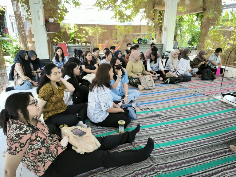 Edukasi Lingkungan Mahasiswa Fakultas Psikologi Ubaya