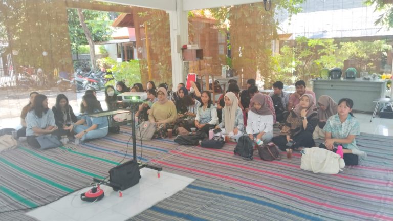 Edukasi Lingkungan Mahasiswa Fakultas Psikologi Ubaya