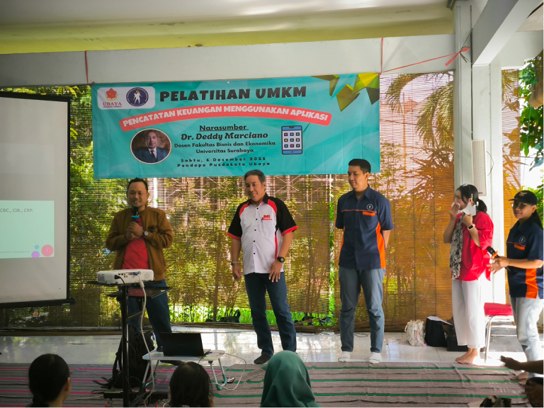 Pelatihan UMKM Pencatatan Keuangan Menggunakan Aplikasi 2025