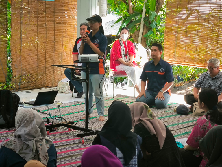 Pelatihan UMKM Pencatatan Keuangan Menggunakan Aplikasi 2025