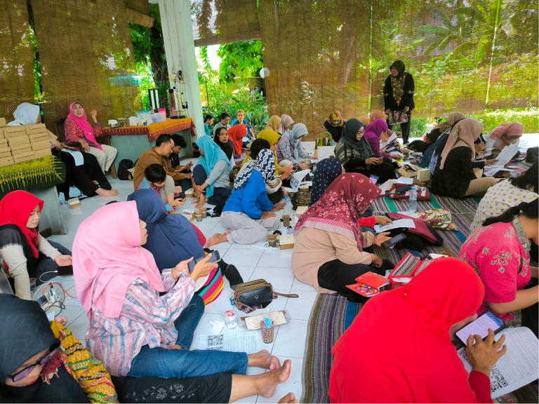 Pelatihan UMKM Pencatatan Keuangan Menggunakan Aplikasi 2025